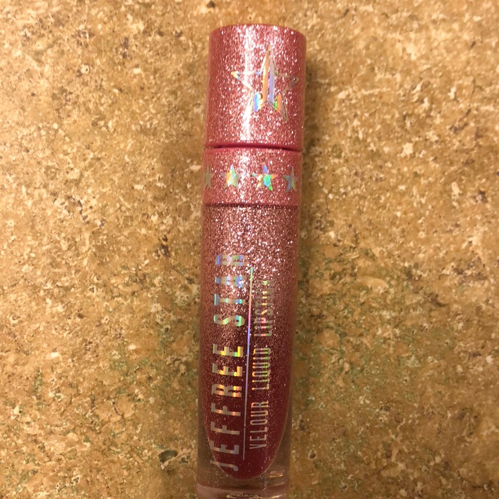 Jeffree Star Holiday ‘17 shade: Santa Baby